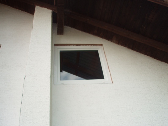 Prozor izrezan i postavljen bez ostecenja fasade na 3 katu Dijamant Rez Broj #1 za rezanje i bušenje betona